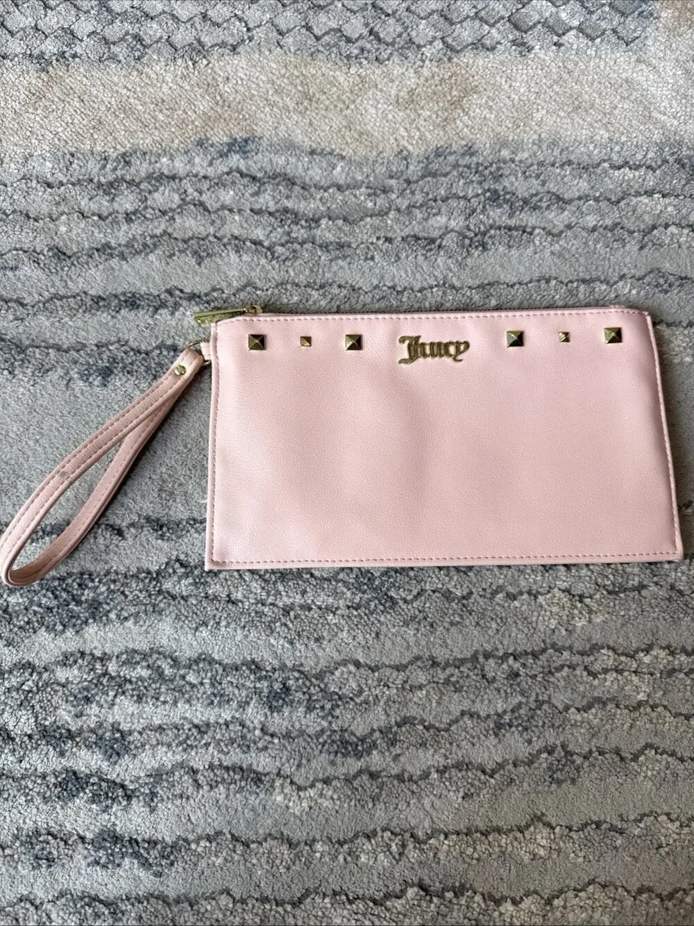 Juicy Couture Macaroon All Out of Love Pink Wristlet Pouch Wallet Bag Gold